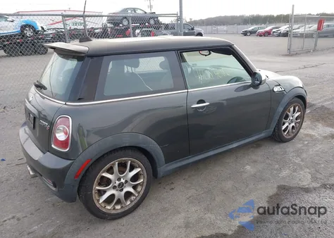 2011 Mini Cooper S z USA, uszkodzony, nr VIN WMWSV3C5XBTY20250